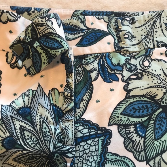 Ann Taylor Signature Crop Jeans - Picture 5 of 8